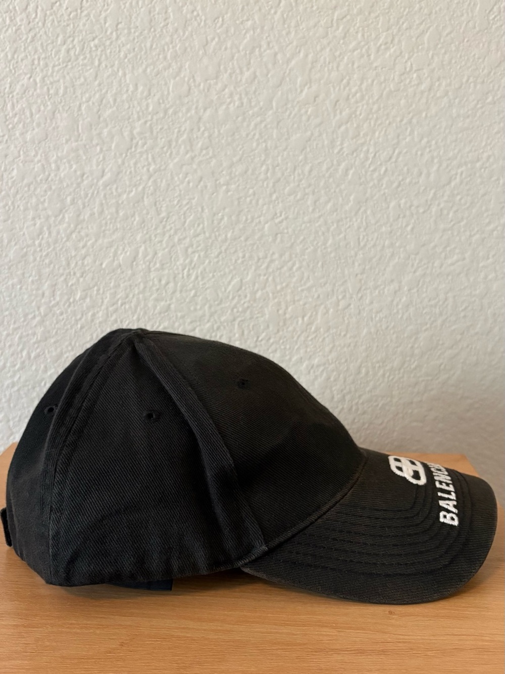 Balenciaga Black Cap with White Embroidered Logo - Picture 3 of 7